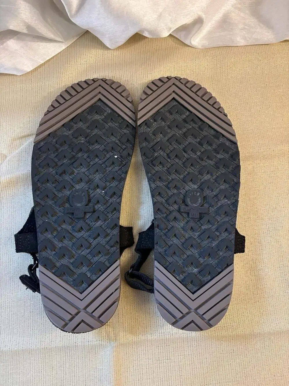 Xero Shoes soles barefoot silhouette